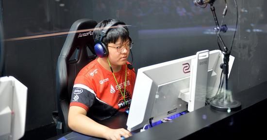 探索2023年热门手游趋势与电竞发展